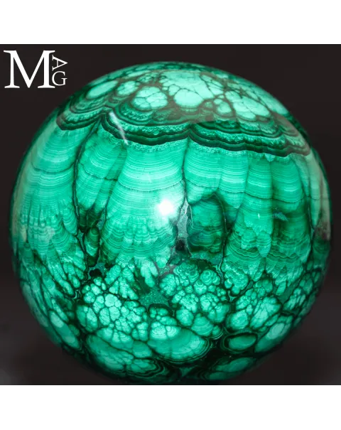 Sfera in Malachite – Il Linguaggio delle Forme.