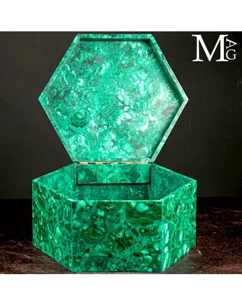 Grande Scatola Esagonale in Malachite – Mosaico.