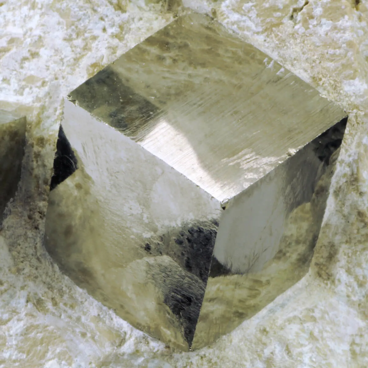 Pirite Cubica di Navajún: Geometria Perfetta nella Roccia Madre.