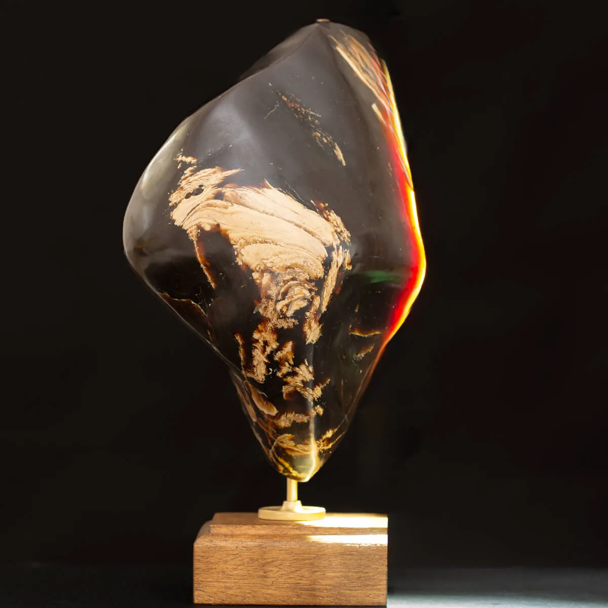 Esclusivo Campione di Ambra Blu su Base Decorativa in Legno e Ottone.