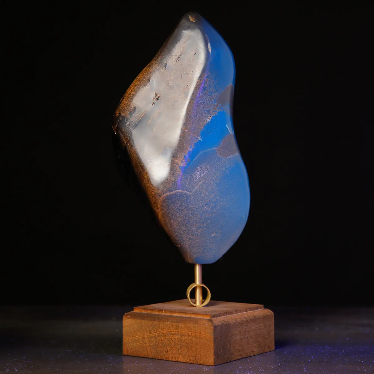 Ambra Blue – La luce fossile del Miocene