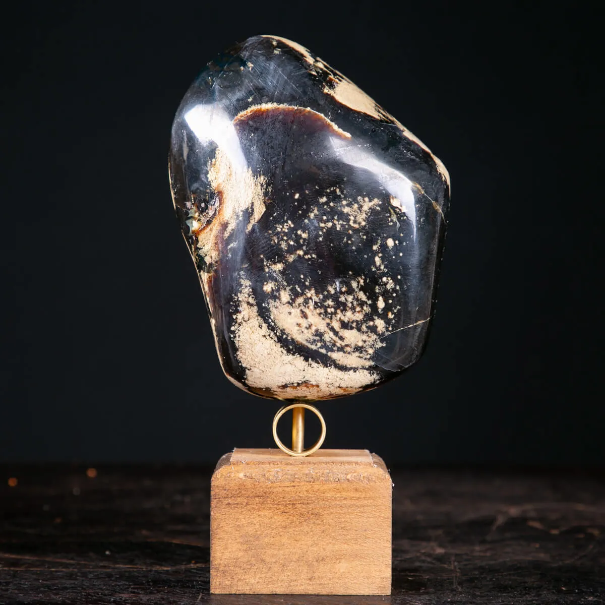 Ambra di Sumatra – La fluorescenza fossile della resina.