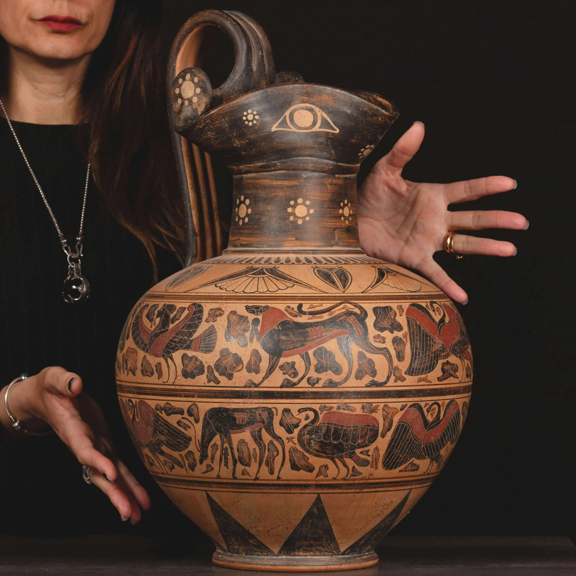 Olpe Corinzia a figure nere – Riproduzione.