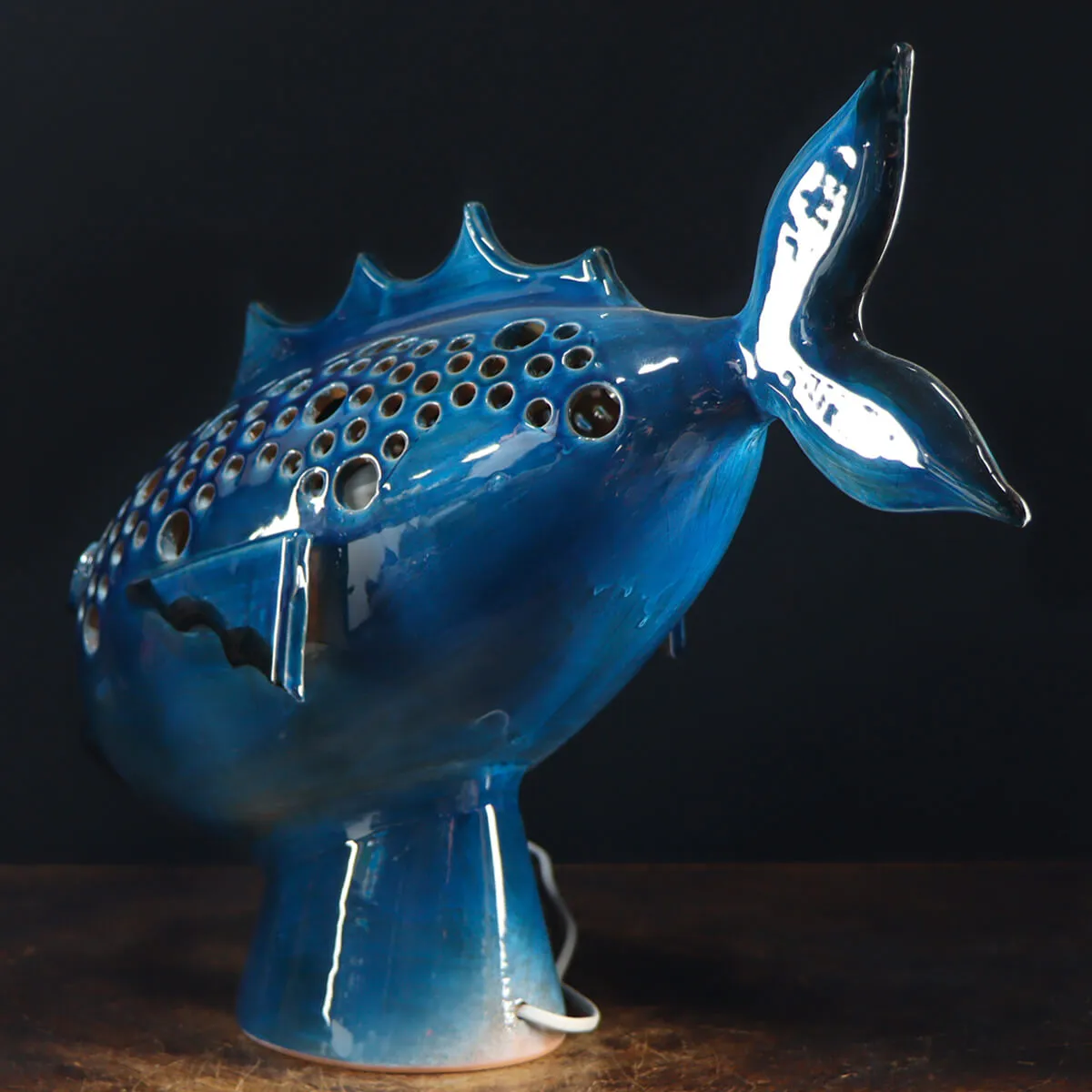 Scultura Lampada Pesce in Ceramica