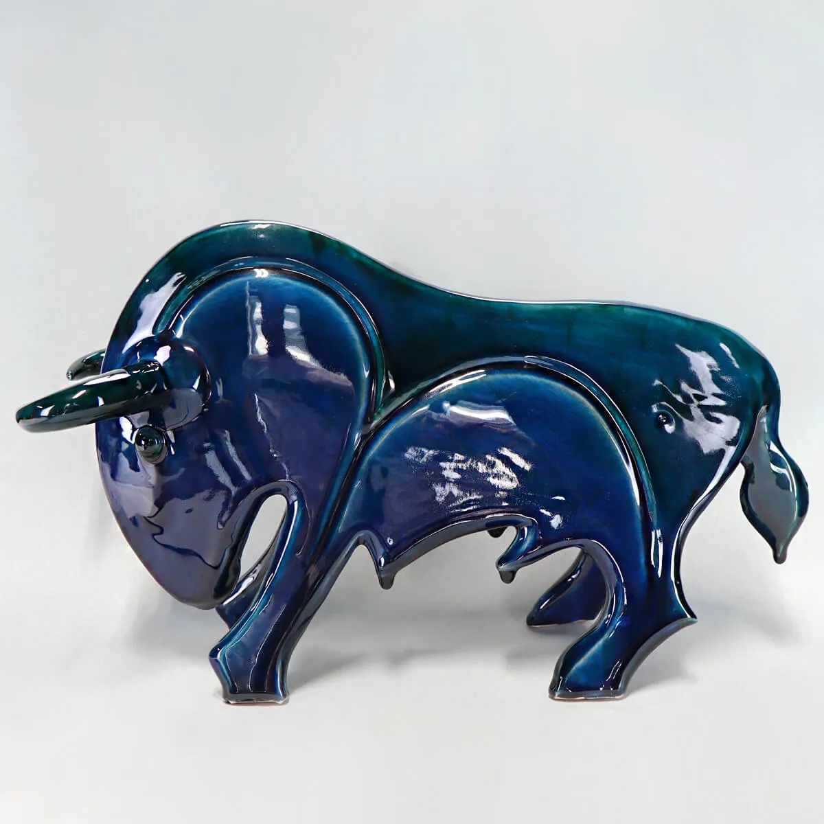 Scultura Taurus in Ceramica