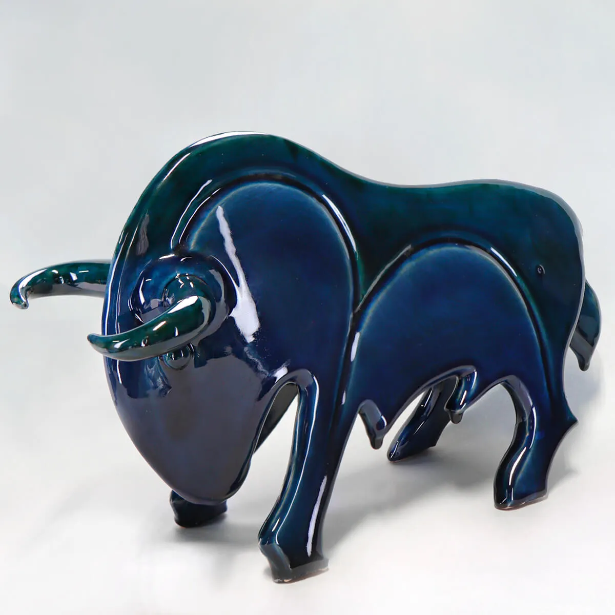 Scultura Taurus in Ceramica
