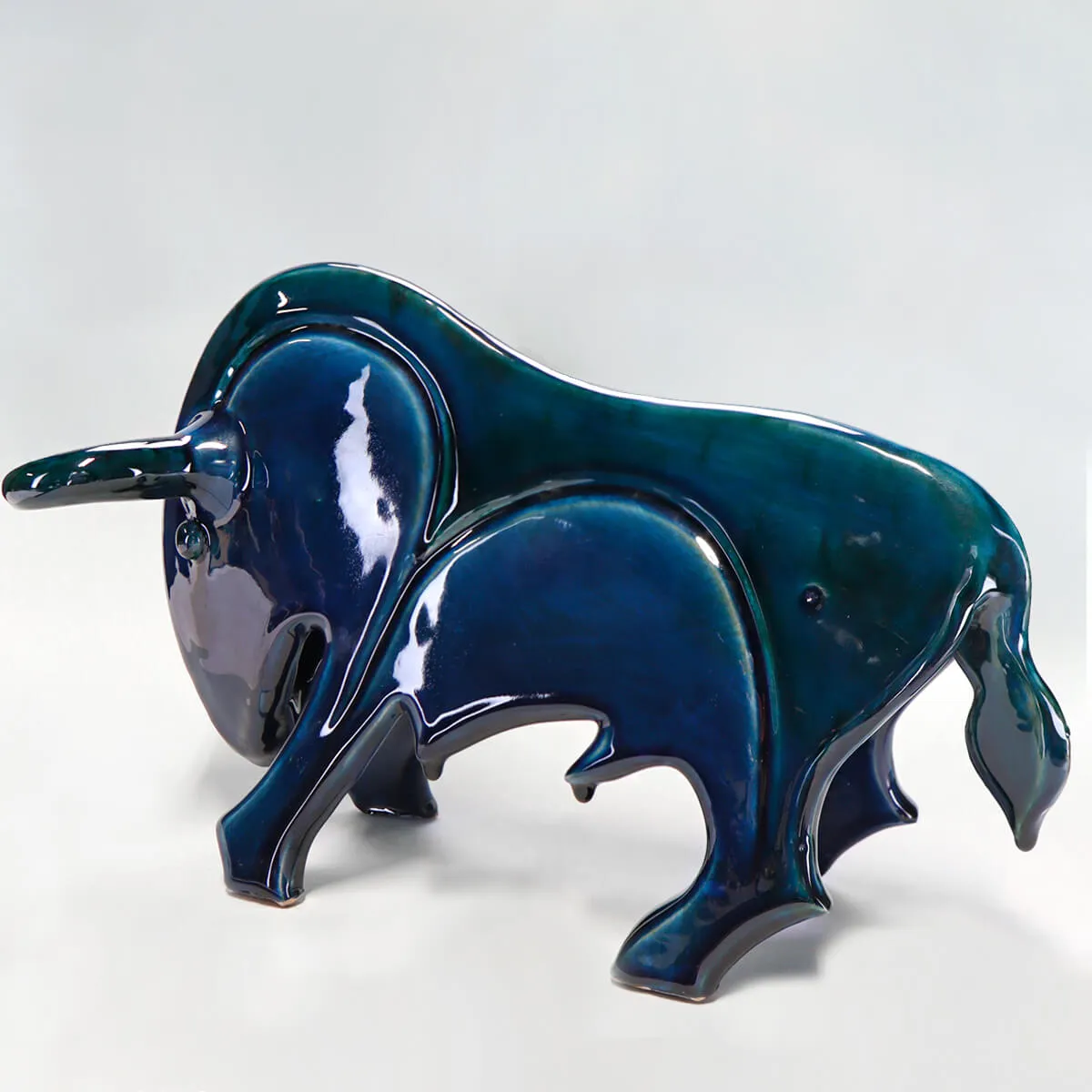 Scultura Taurus in Ceramica