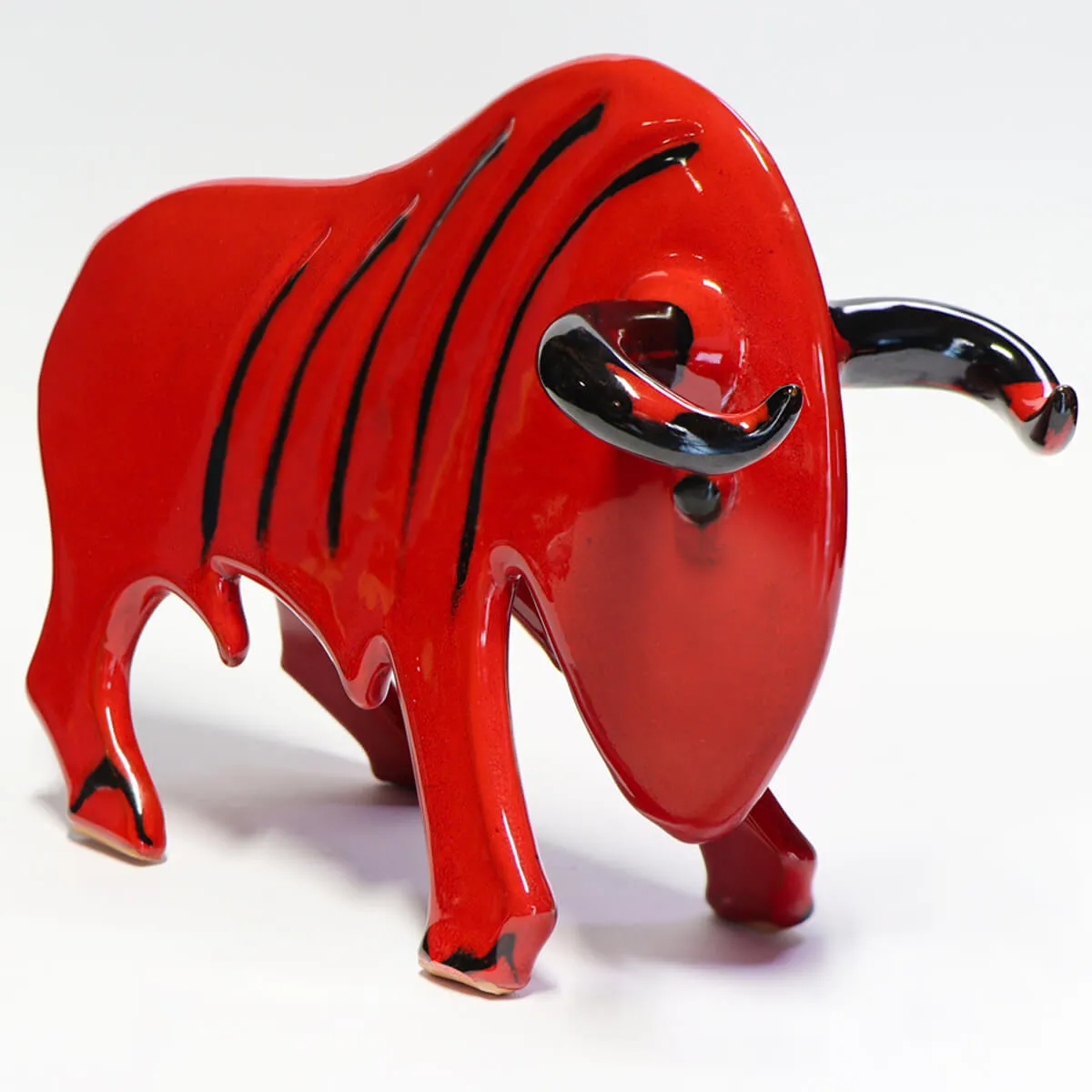 Scultura Taurus in Ceramica