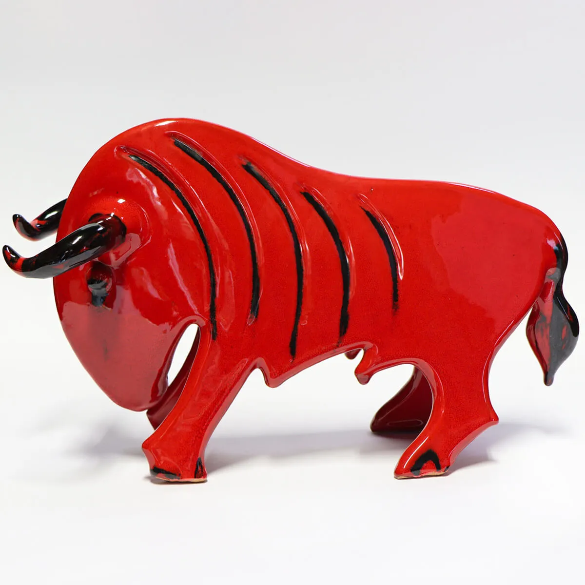 Scultura Taurus in Ceramica