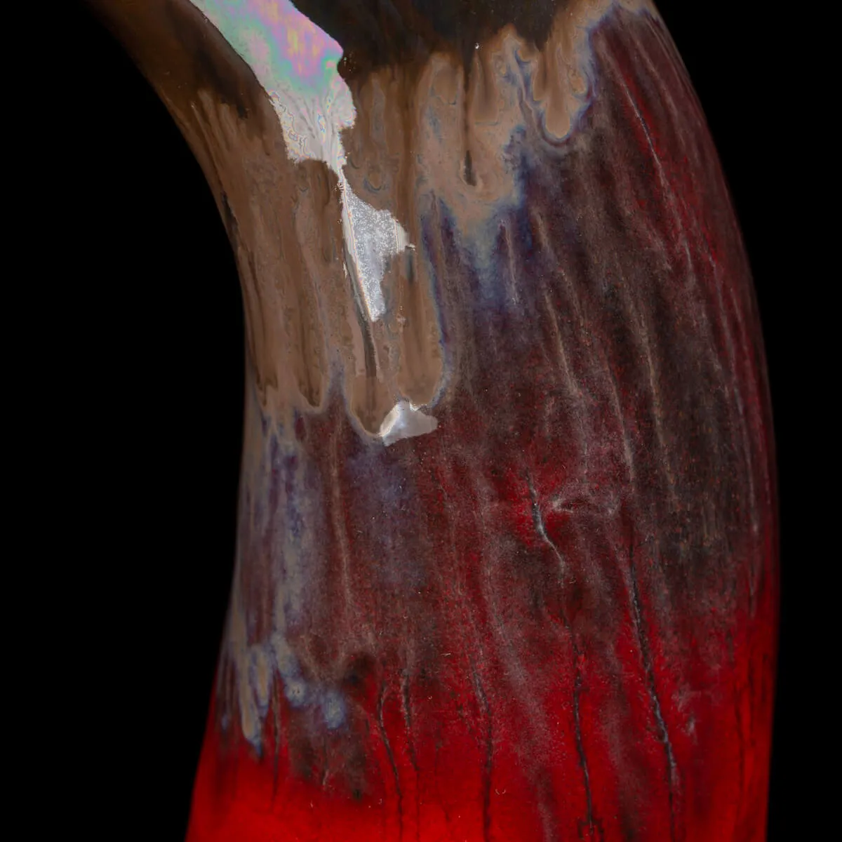 Scultura Corno in Ceramica