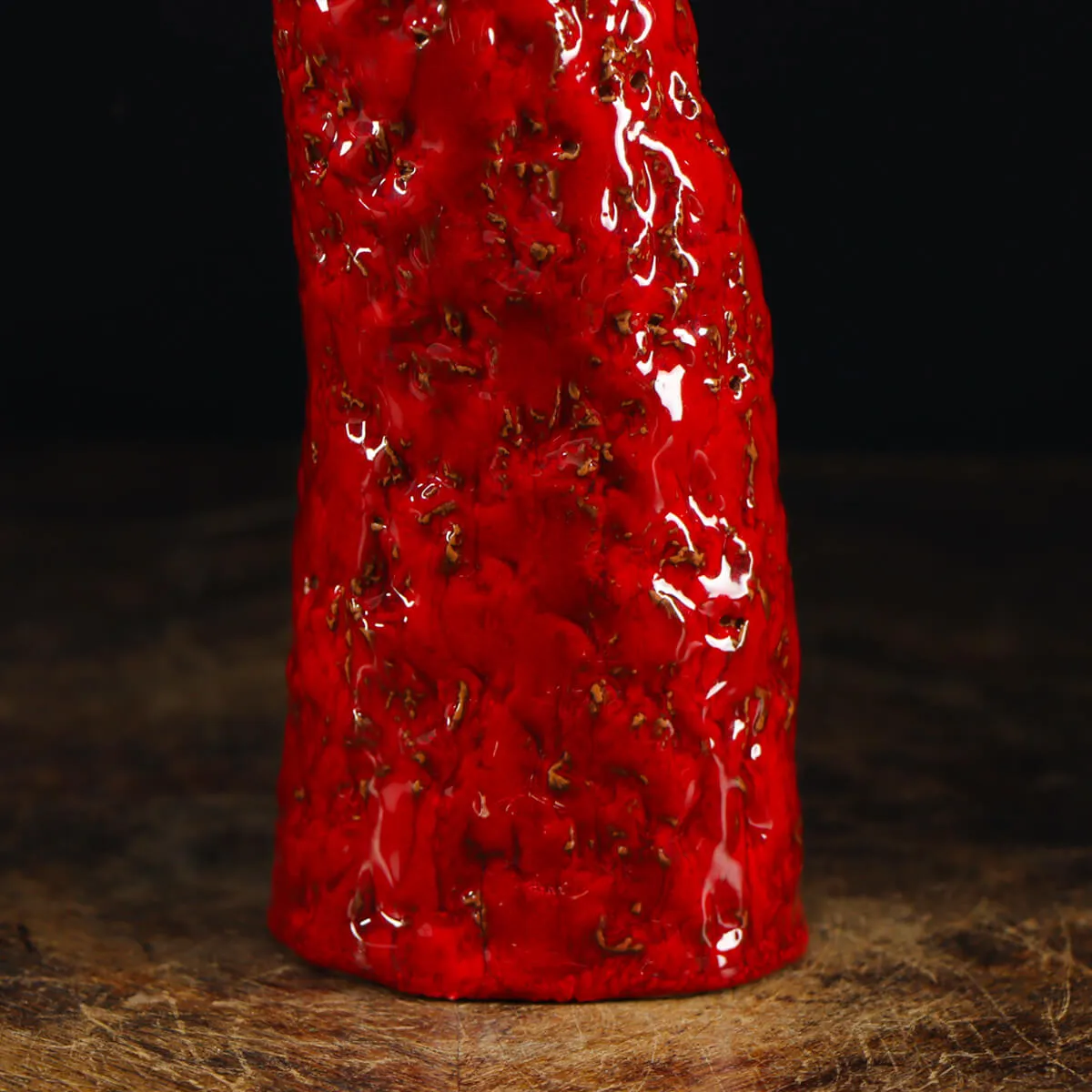 Scultura Corno in Ceramica