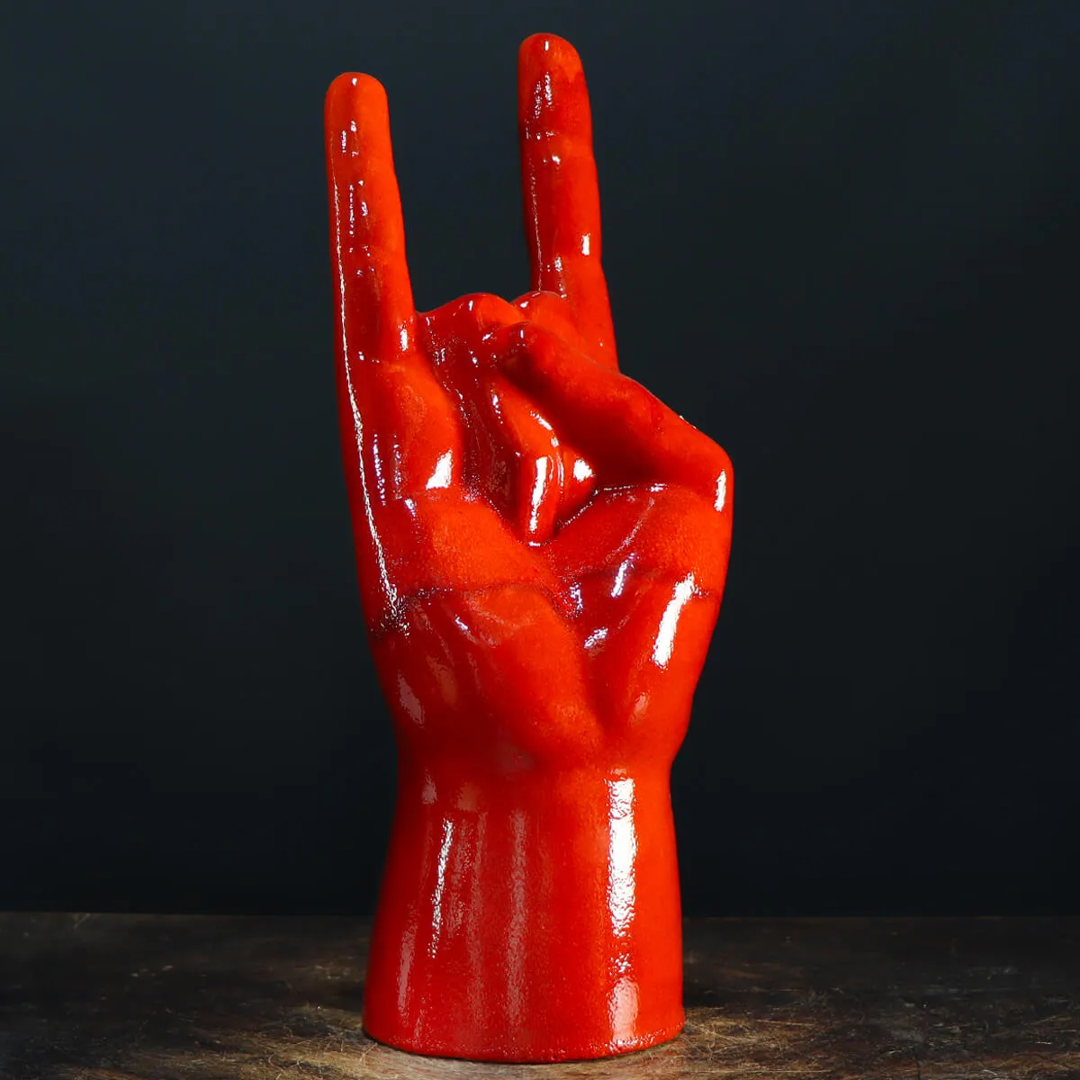 Scultura Mano Cornuta Ceramica