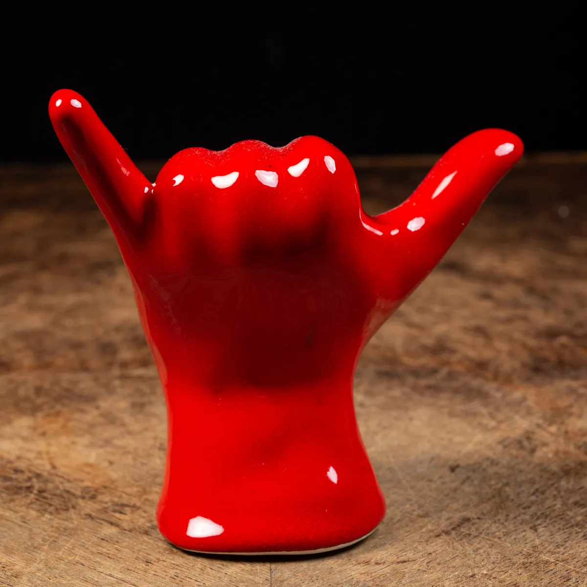 Scultura Mano Shaka (Hang Loose) Ceramica