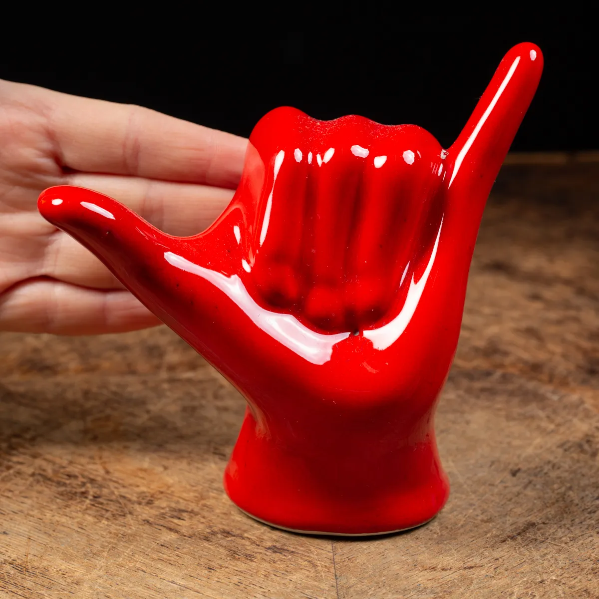 Scultura Mano Shaka (Hang Loose) Ceramica