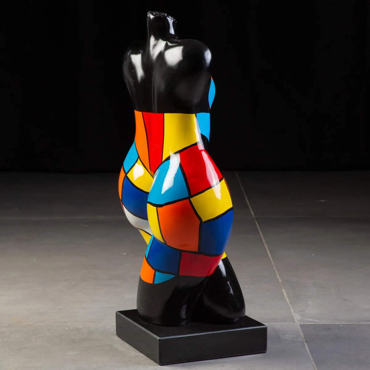Glamour - Scultura Donna Arcobaleno.