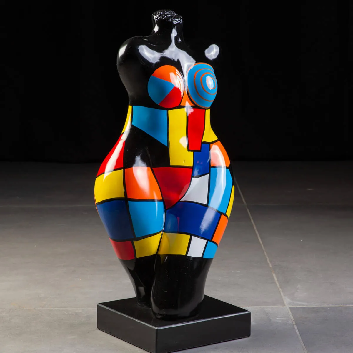 Glamour - Scultura Donna Arcobaleno.