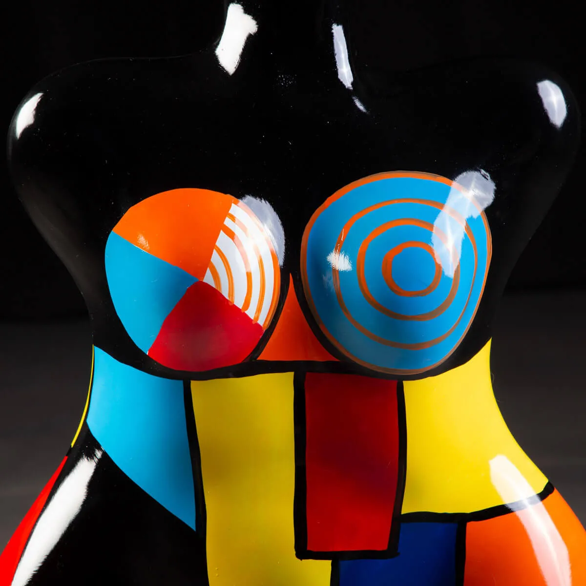 Glamour - Scultura Donna Arcobaleno.