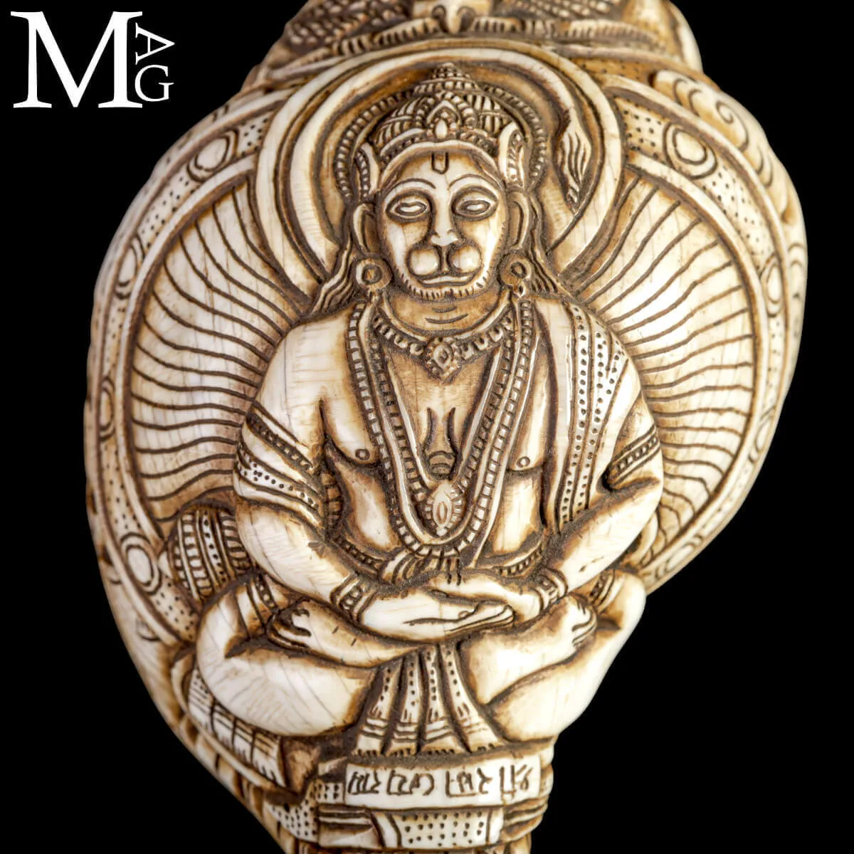 Conchiglia Shankha Tibetana Scolpita – Vishnu Ananta-Shesha, il Dio sul Serpente Cosmico