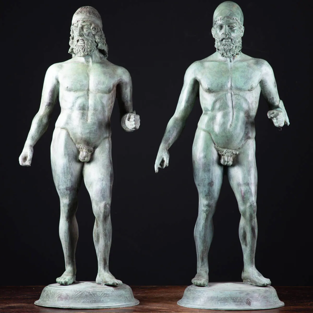 Repliche dei Bronzi di Riace: Maestria Artistica e Tradizione Antica.