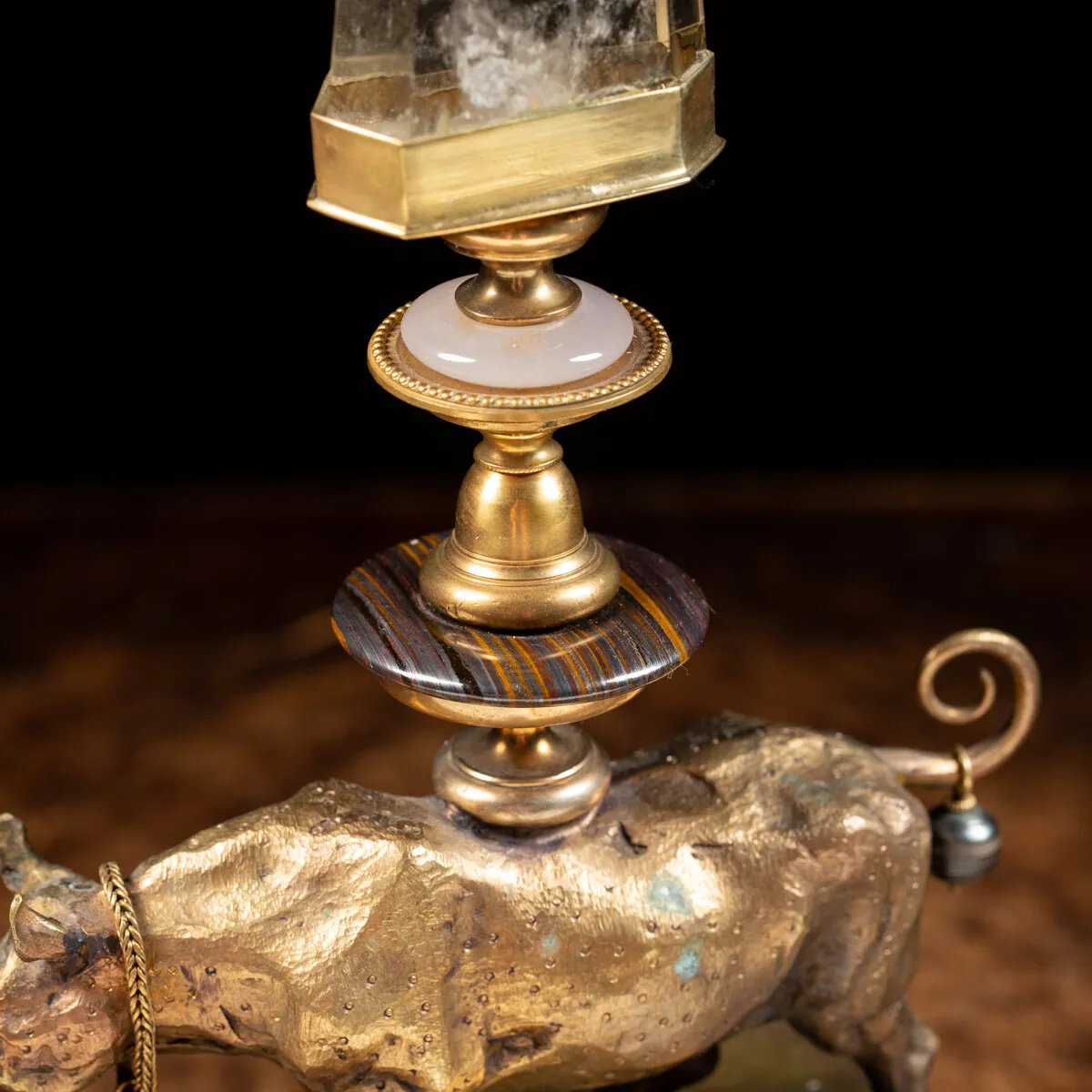 Scultura rinoceronte con Quarzo e Agata