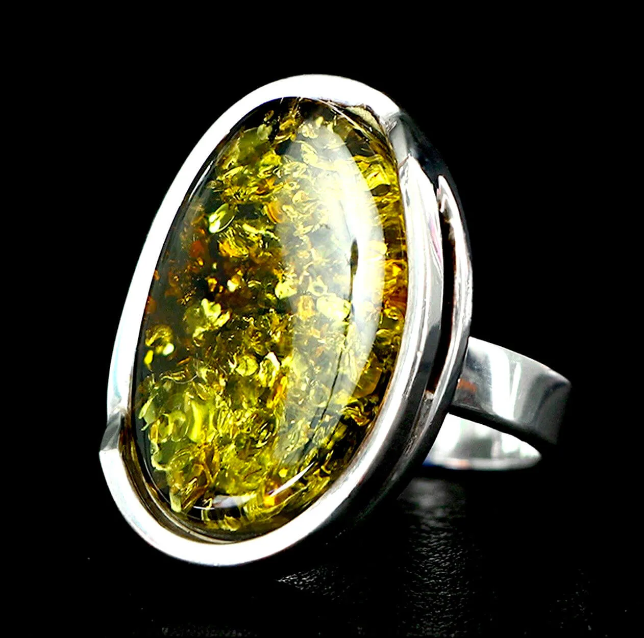 Anello in Argento con Gemma d'Ambra Baltica Verde.