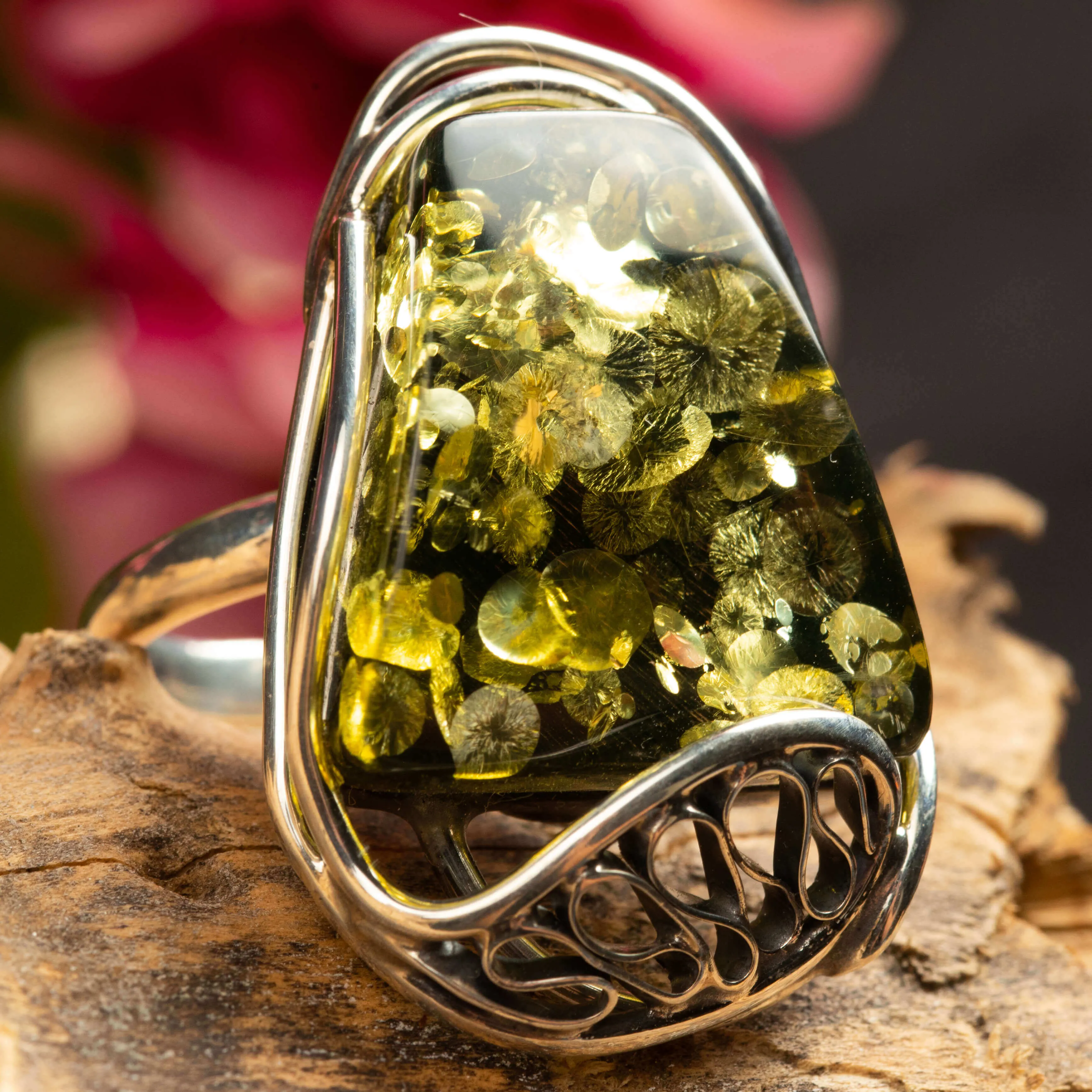 Anello in Argento con Gemma d'Ambra Baltica Verde.