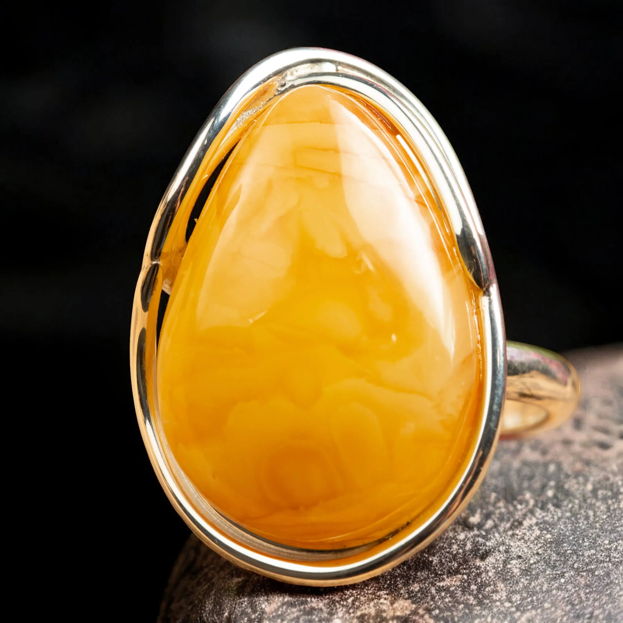 Anello in Argento con Gemma Gialla Intensa.