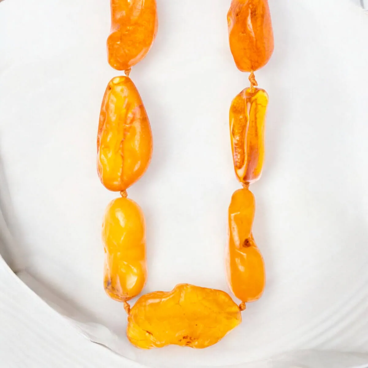 Collana in Ambra con gemme naturali grezze