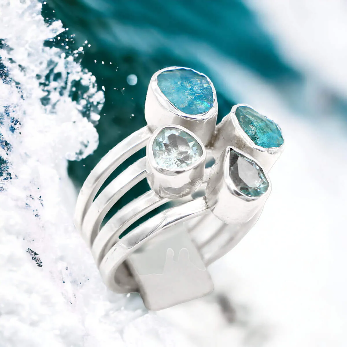 Anello con Acquamarina e Apatite Blue