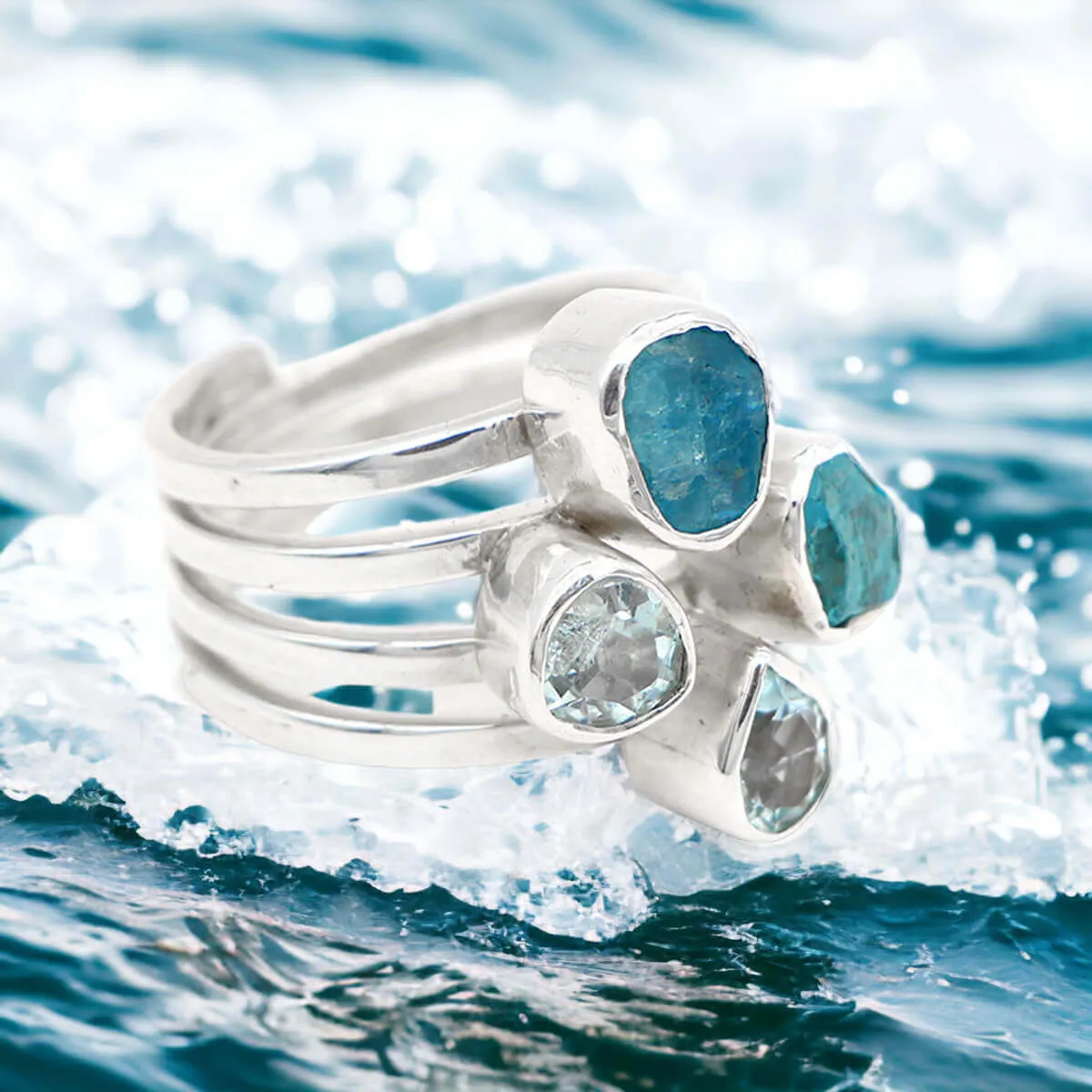 Anello con Acquamarina e Apatite Blue