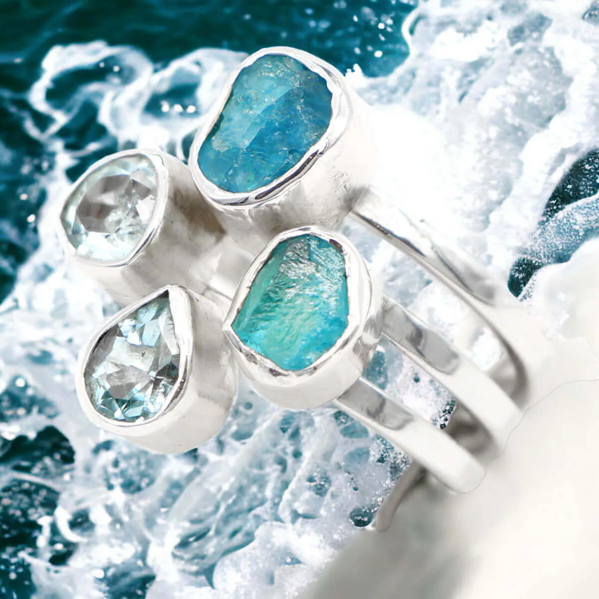 Anello con Acquamarina e Apatite Blue