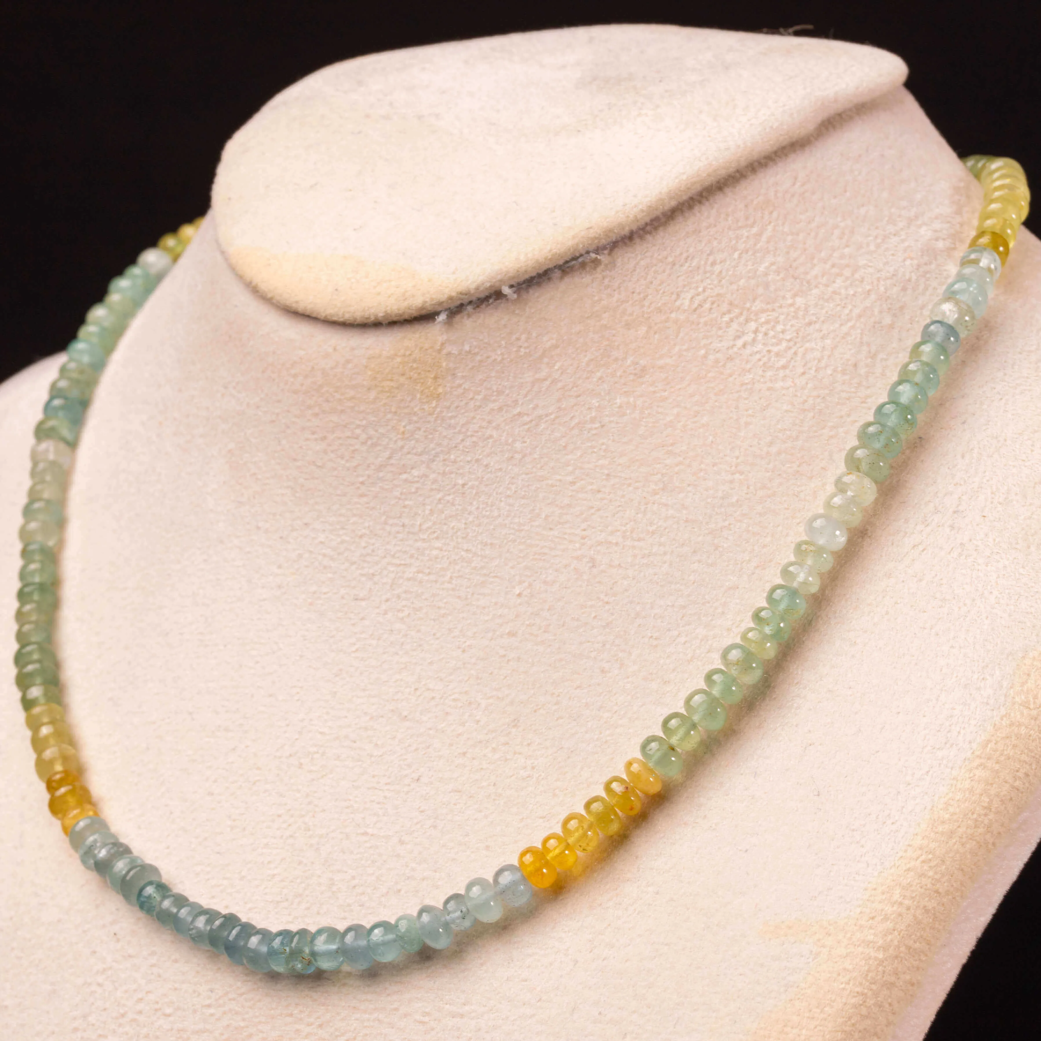 Collana di Berilli: Acquamarina e Eliodoro in Sfumature di Blu e Verde.