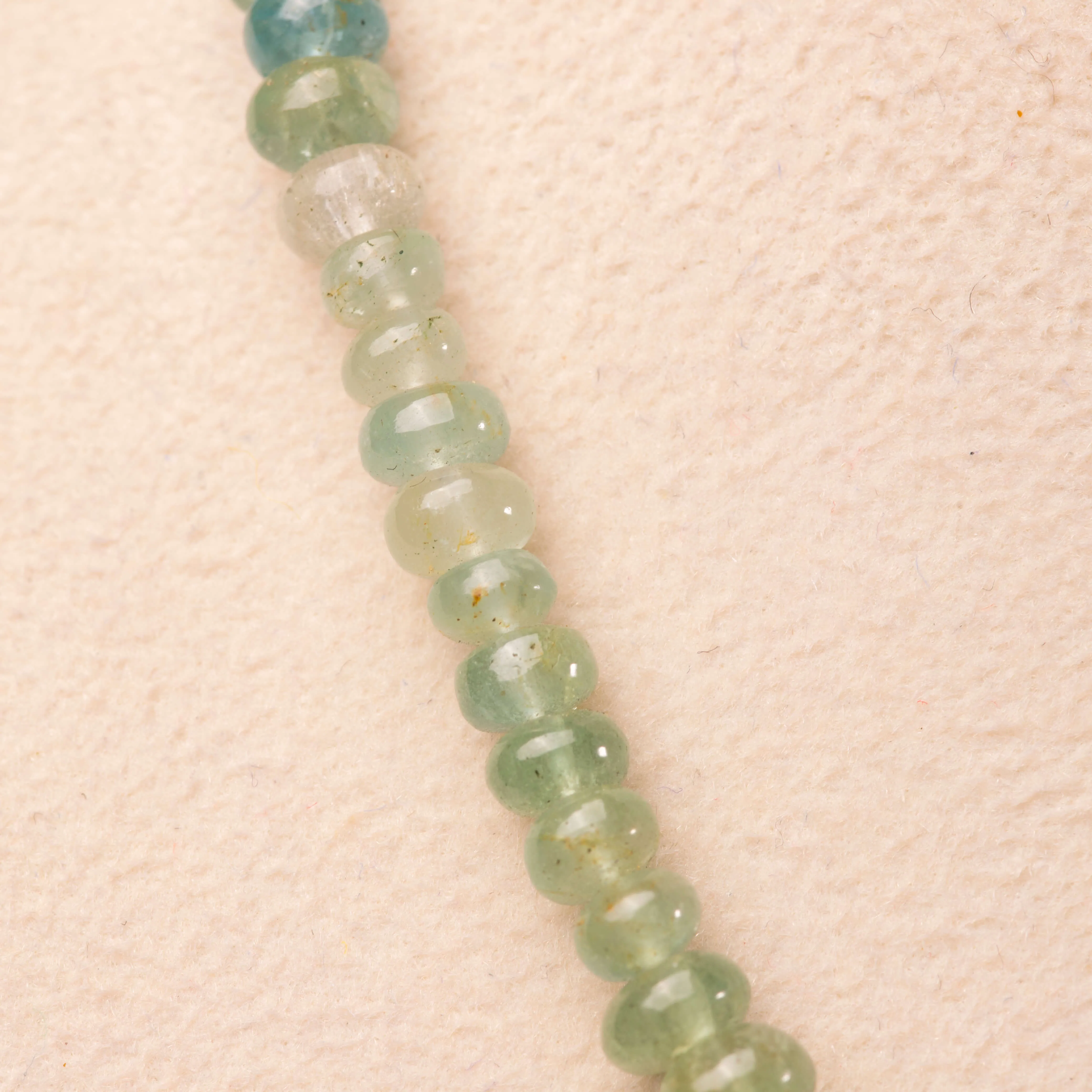 Collana di Berilli: Acquamarina e Eliodoro in Sfumature di Blu e Verde.