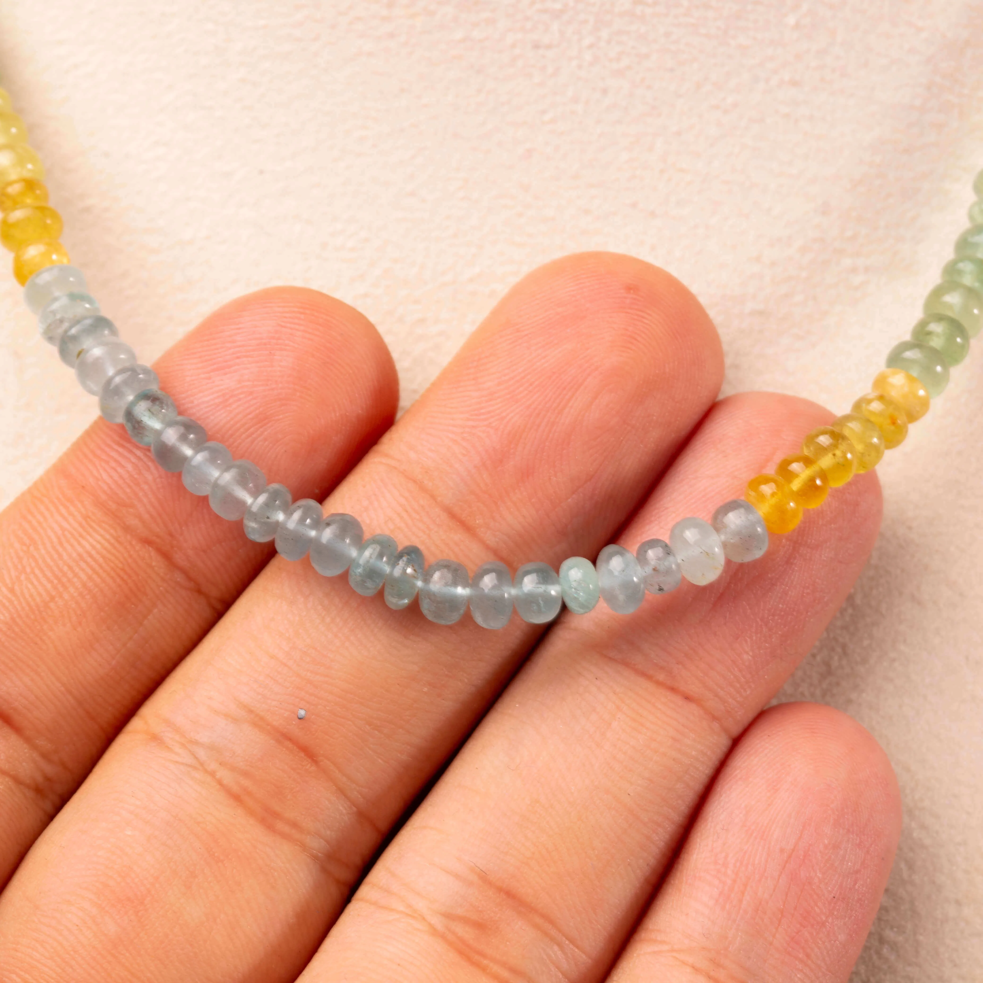Collana di Berilli: Acquamarina e Eliodoro in Sfumature di Blu e Verde.