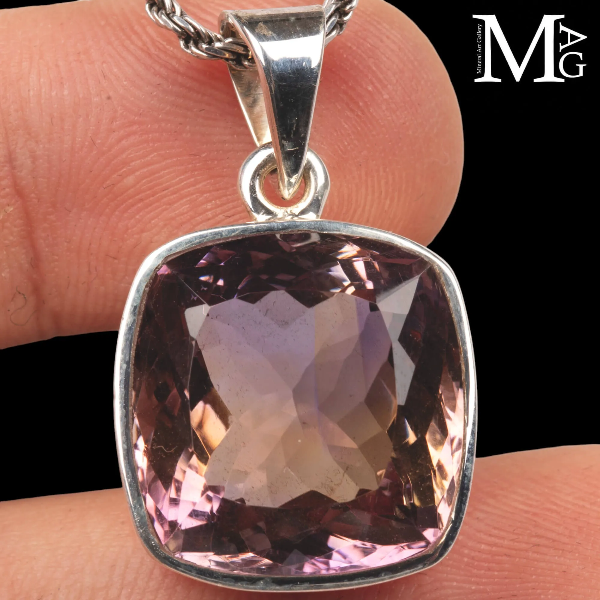 Ciondolo in argento con ametrino taglio cushion