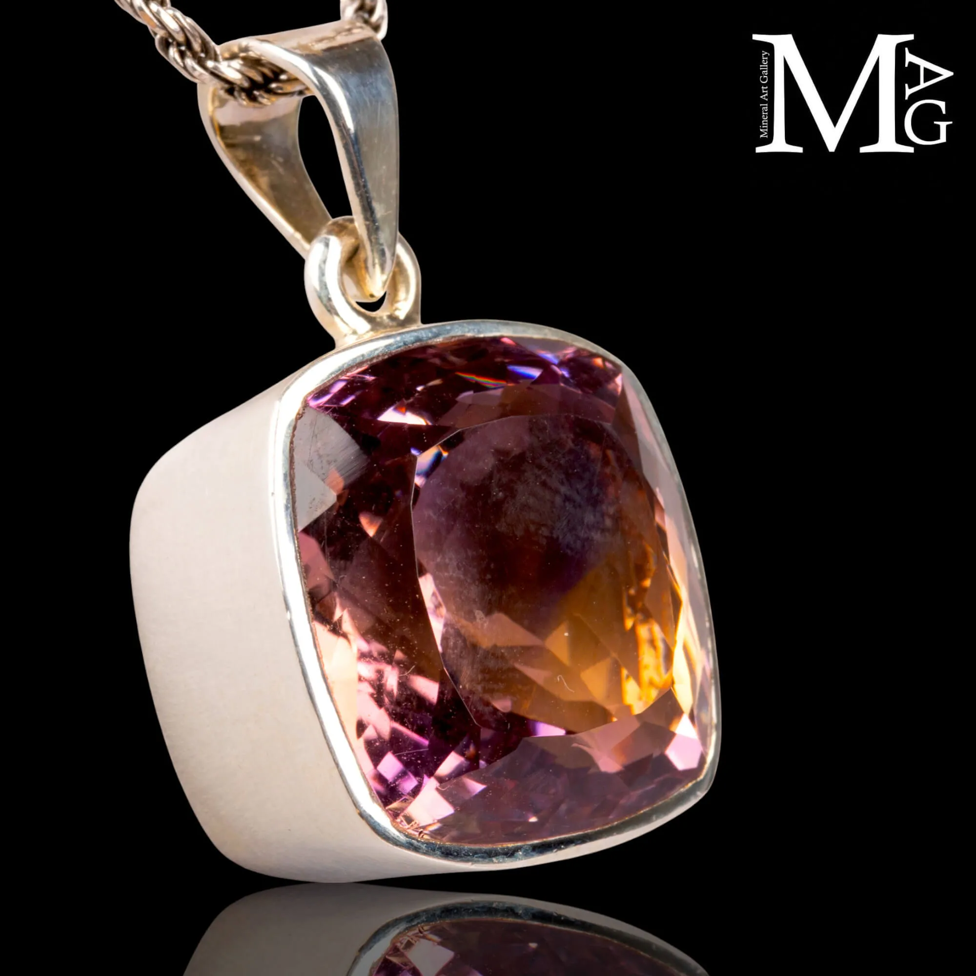 Ciondolo in argento con ametrino taglio cushion