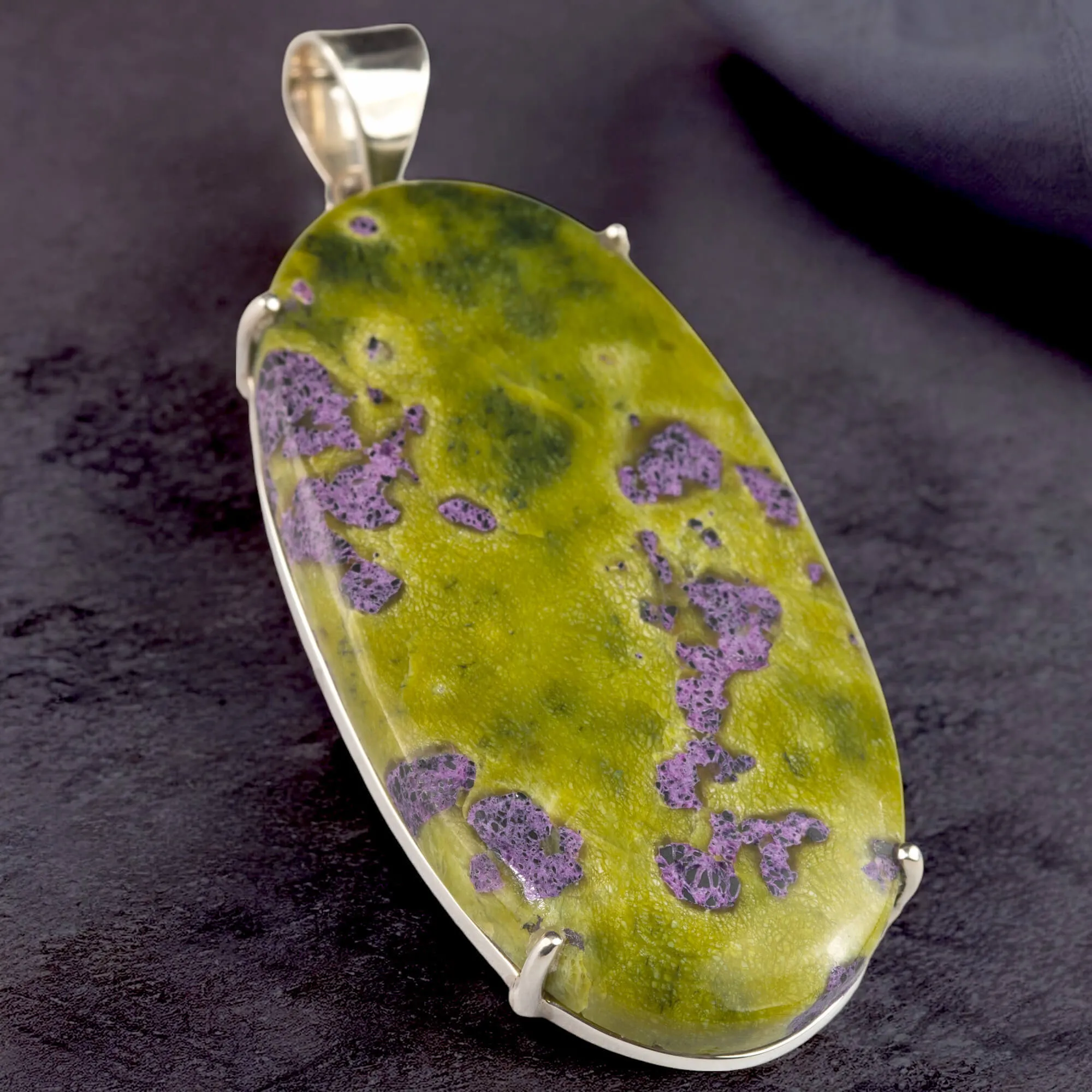 Ciondolo in Argento con Pietra di Atlantisite Australiana.
