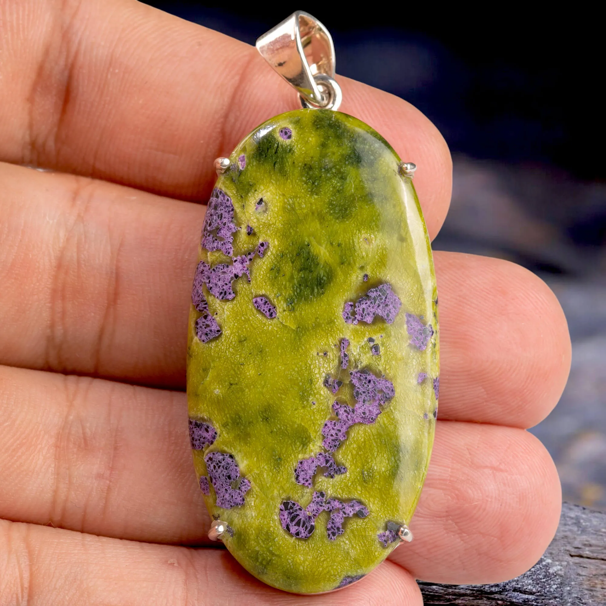 Ciondolo in Argento con Pietra di Atlantisite Australiana.