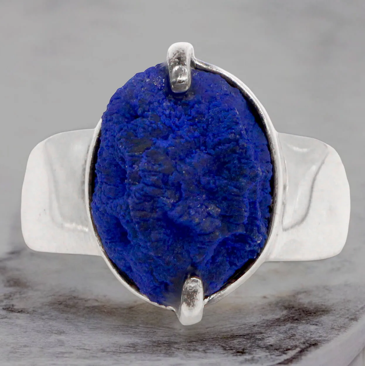 Anello in Argento con Azzurrite Naturale dei Monti Urali.