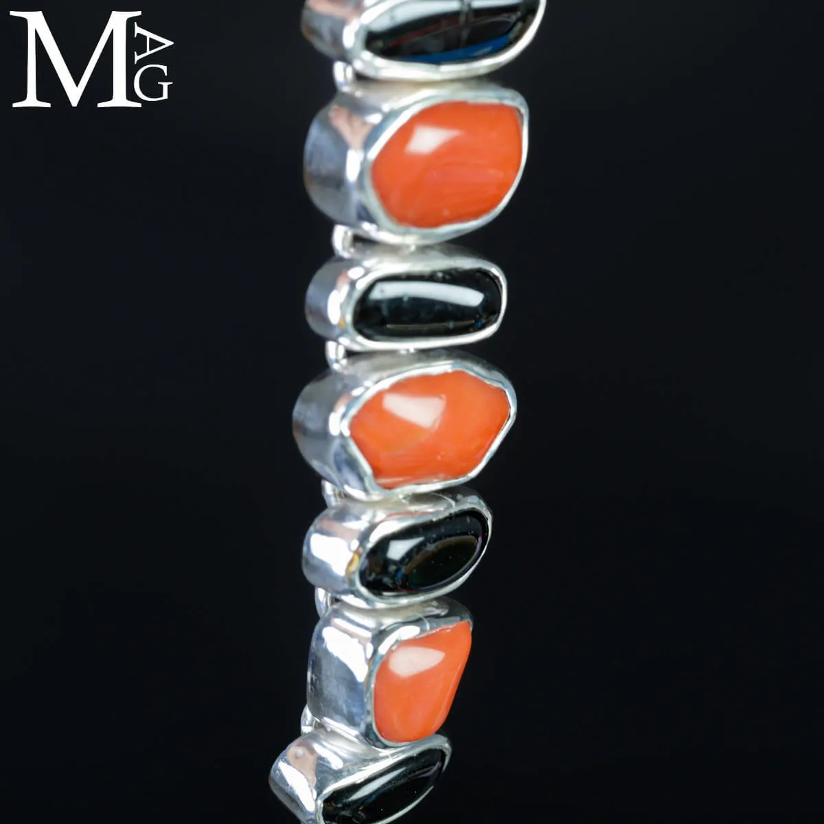 Bracciale Argento con Corallo Rosso e Tormalina Nera.