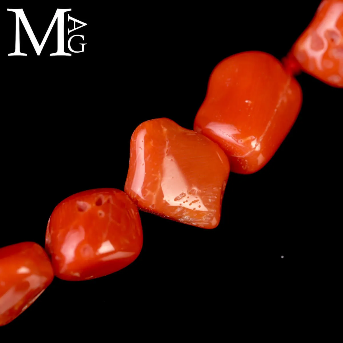 Corallo Rosso di Alghero: Una Collana dalla Bellezza Sarda