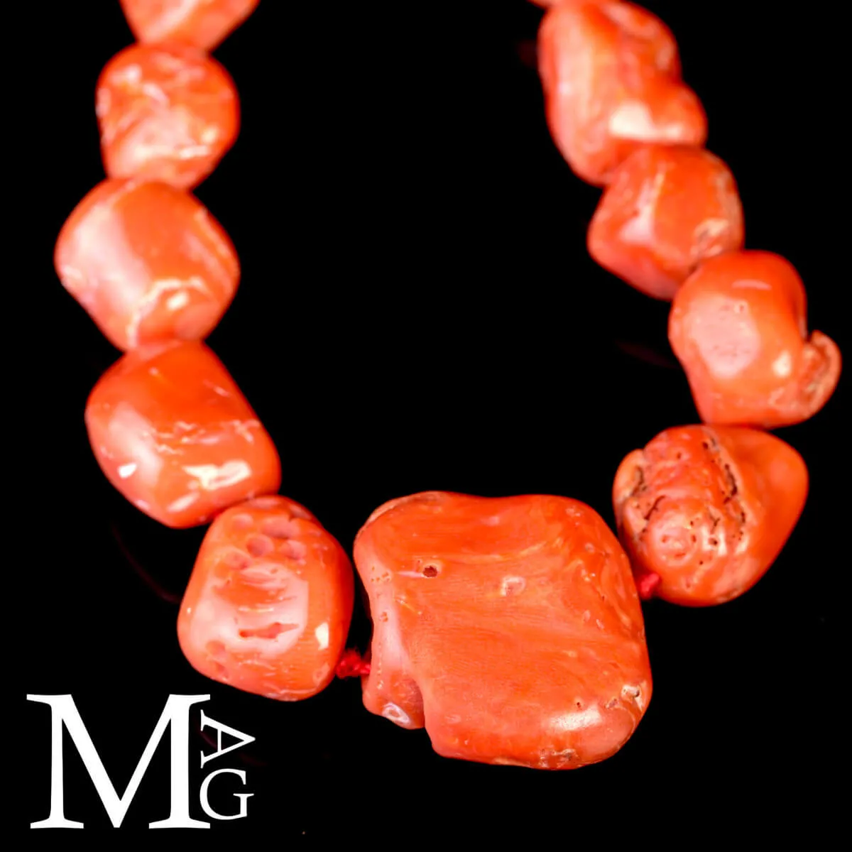 Corallo Rosso di Alghero: Una Collana dalla Bellezza Sarda