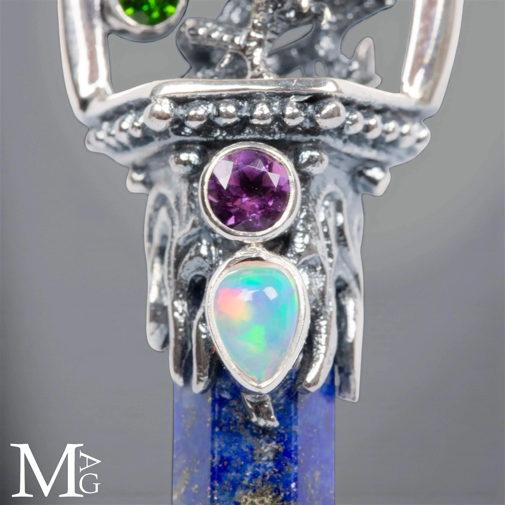 Ciondolo Drago in Argento con Lapis, Opale, Ametista e Peridoto.