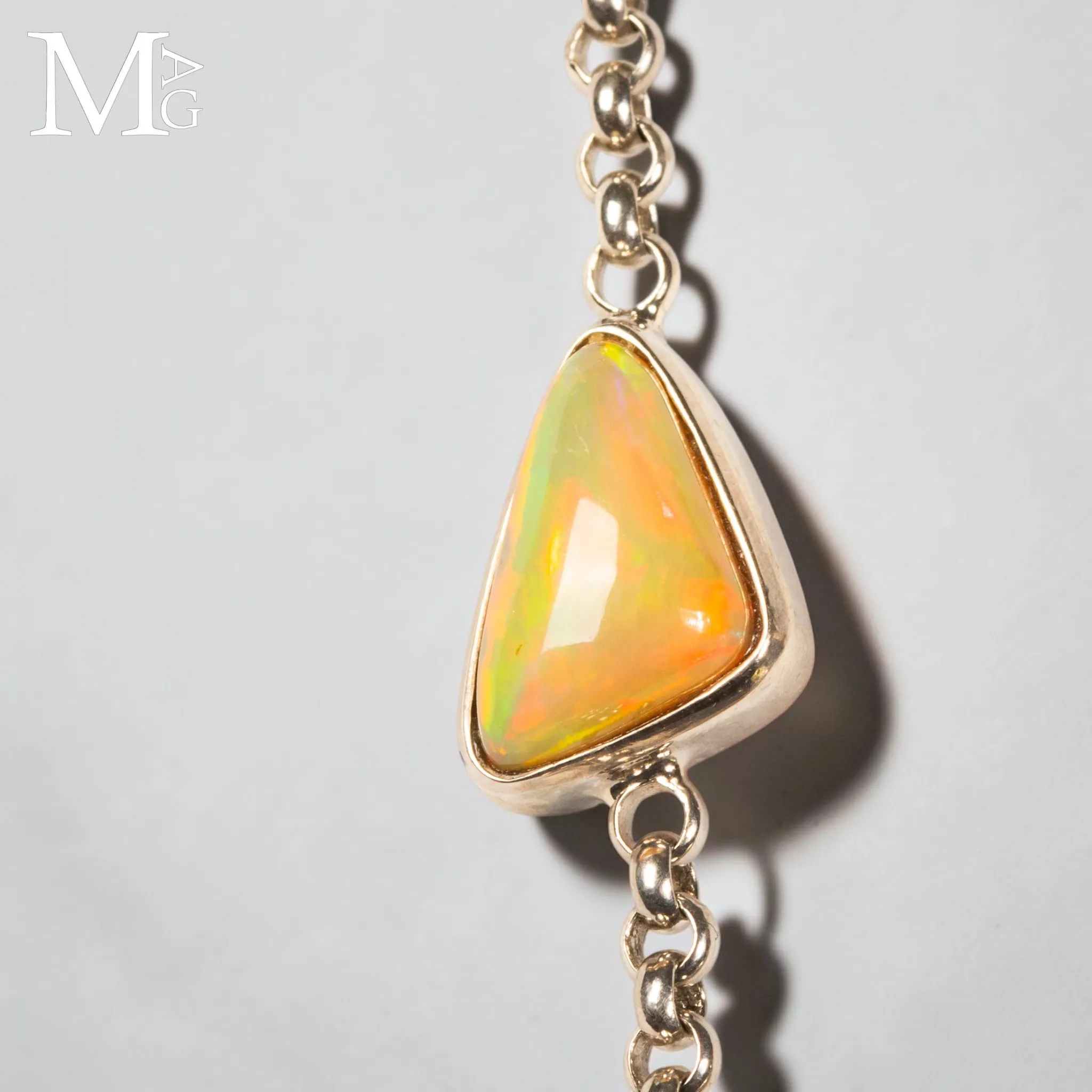 Collier Alato in Argento con Opali Etiopi, Crisoprasio, Smeraldo, Quarzo e Rubino