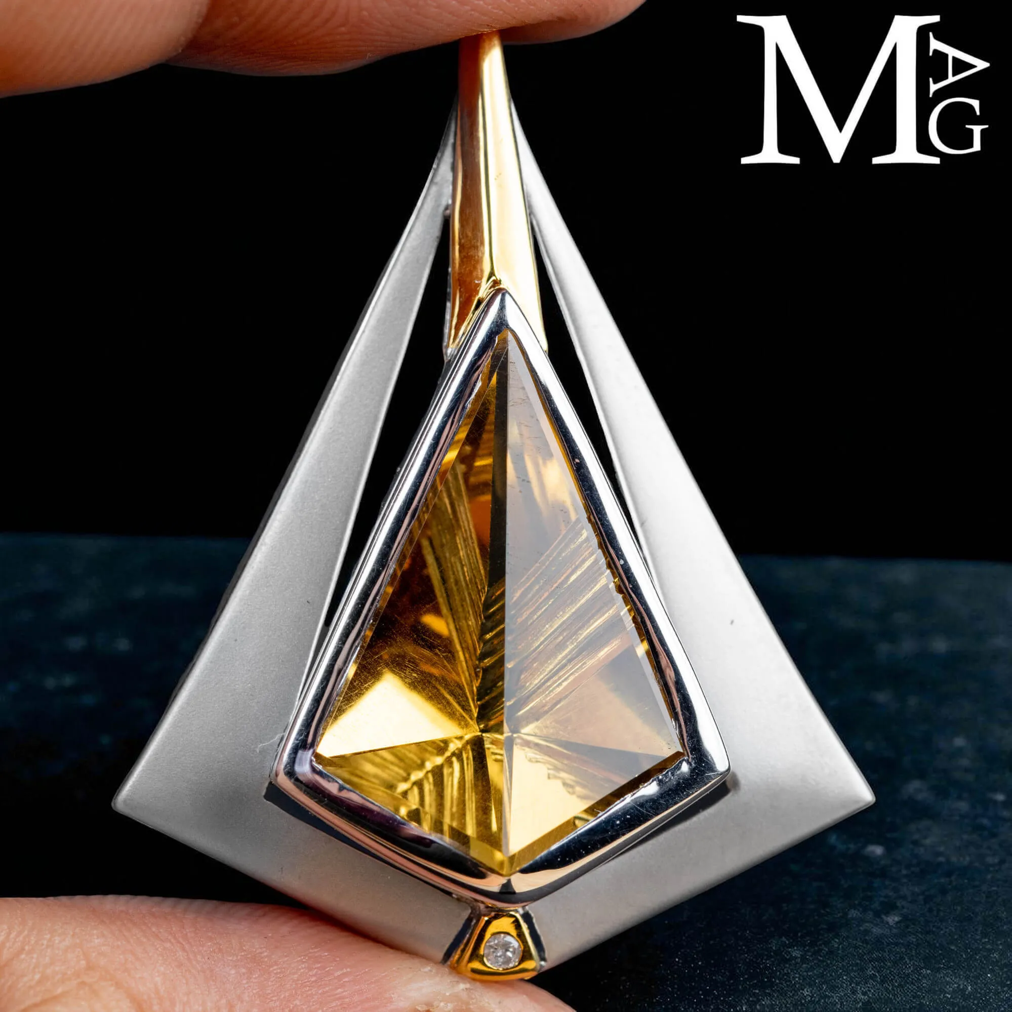 Esclusivo Gioiello in Argento e Oro con Quarzo Citrino Naturale e Diamantino.