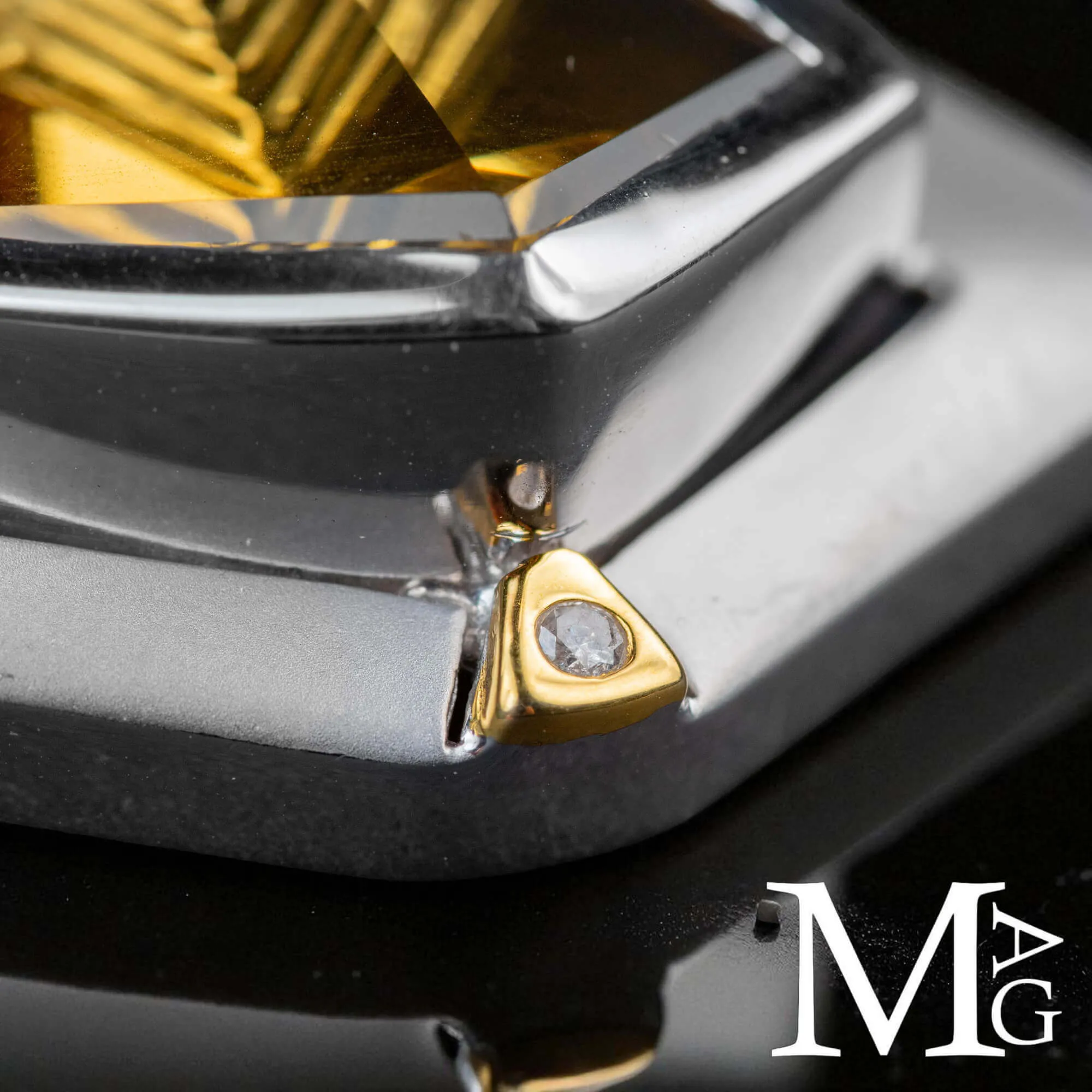 Esclusivo Gioiello in Argento e Oro con Quarzo Citrino Naturale e Diamantino.