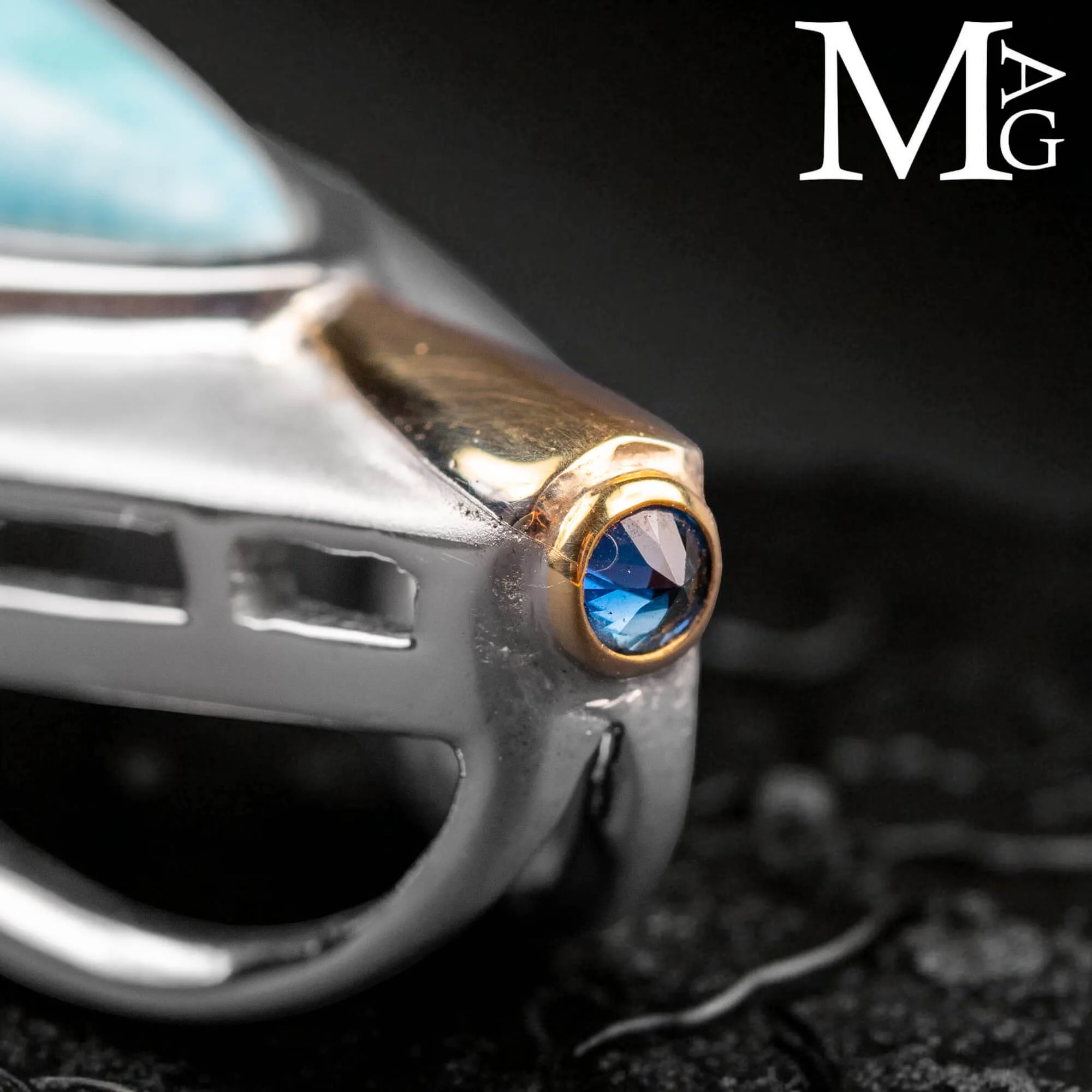 Ciondolo in Argento con Larimar, Zaffiro Blu e Dettagli Placcati in Oro