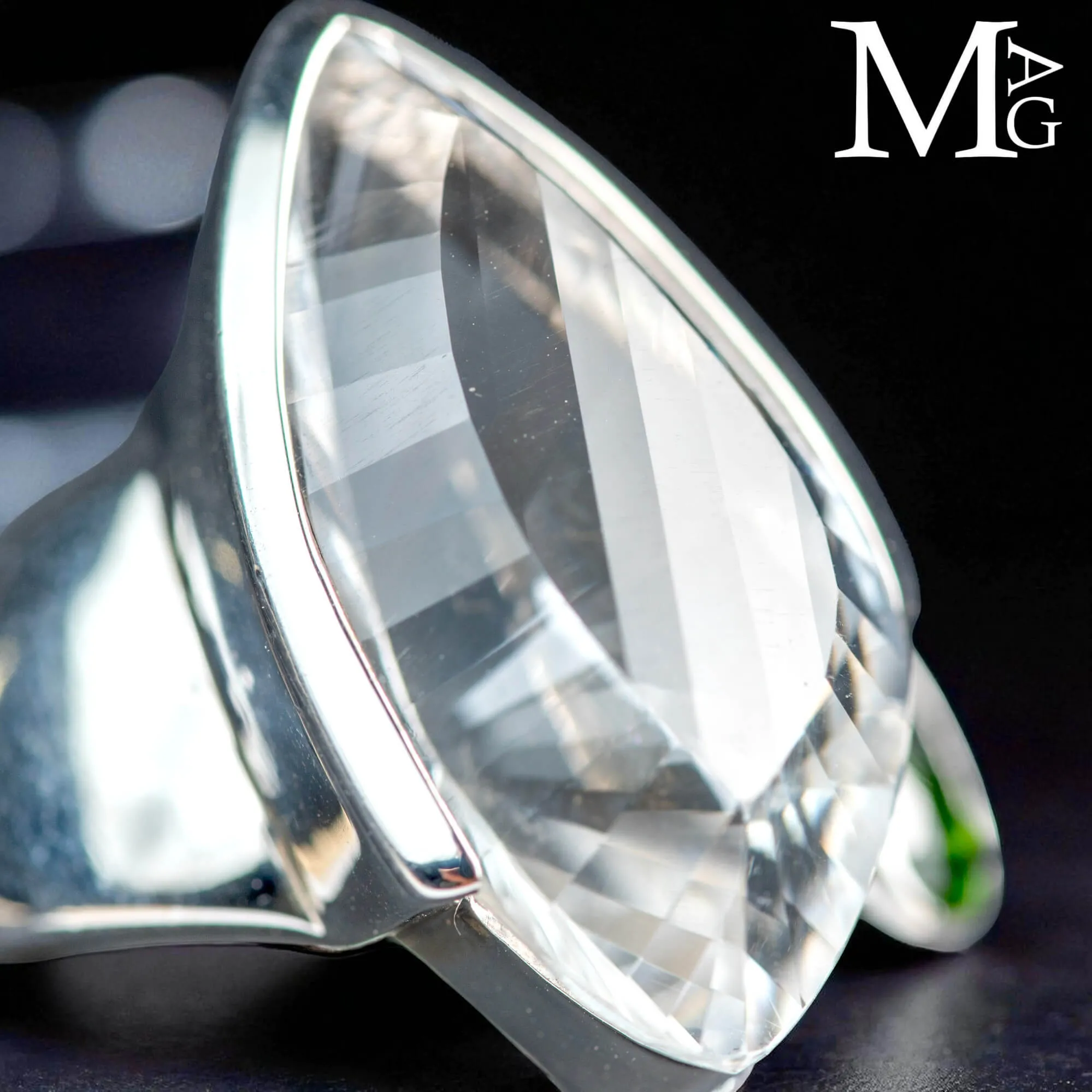 Anello in Argento con Quarzo Trasparente, Tsavorite e Diamantini.