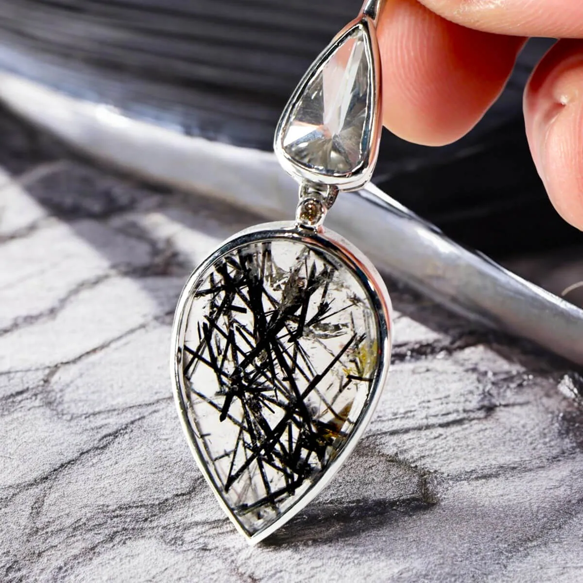 Orecchini in Argento con Quarzo Tormalinato, Quarzo Ialino e Diamanti.