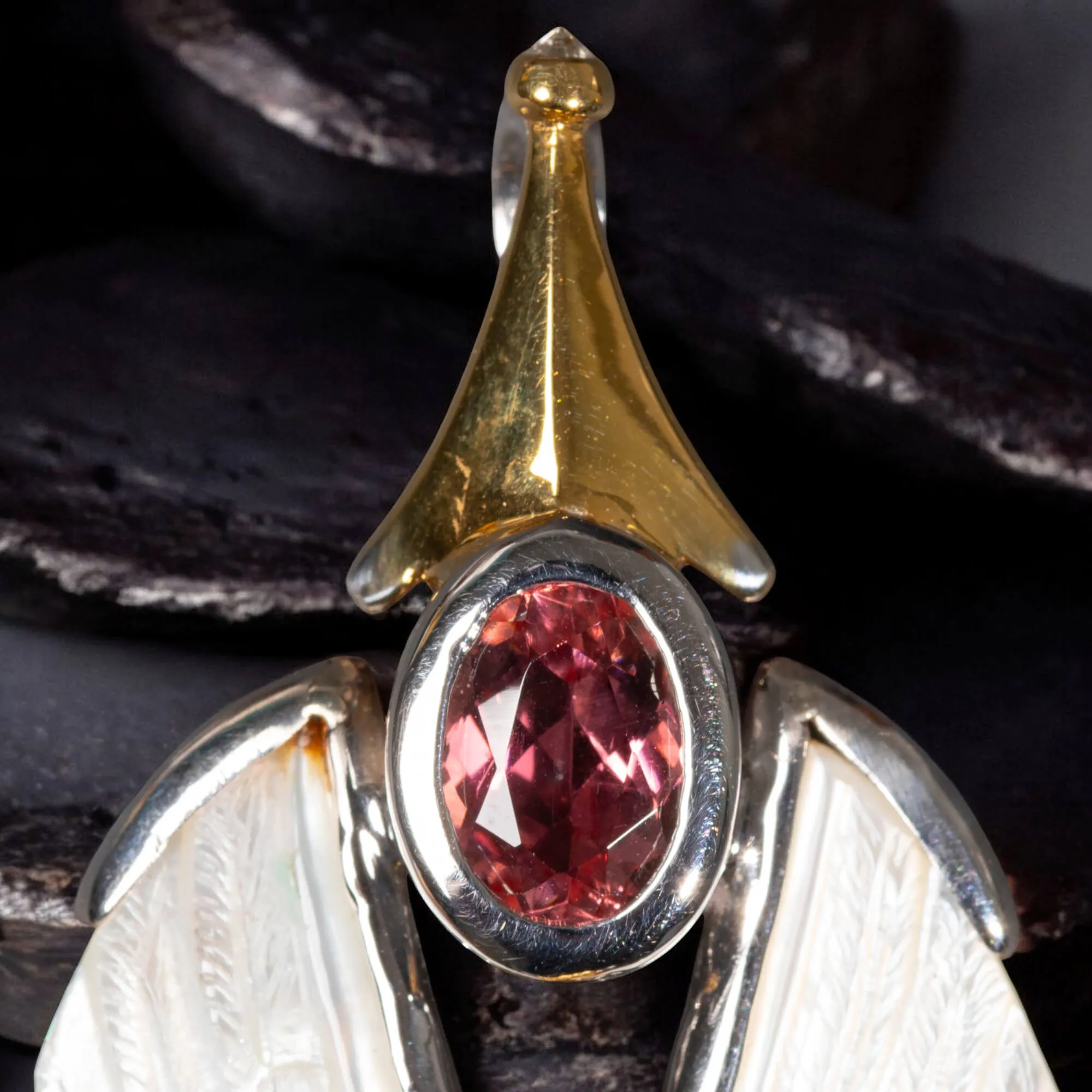 Amuleto Divino in Argento e Oro con Gemme Preziose e Icona del Buddha.